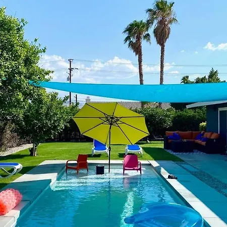 Newly Remodeled - Oasis Backyard Villa